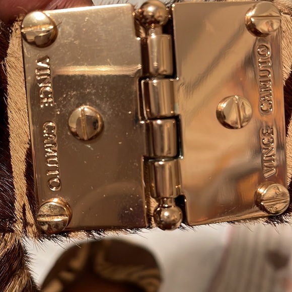 VINCE CAMUTO brown and tan zebra print ankle sandals. - Picture 9 of 9